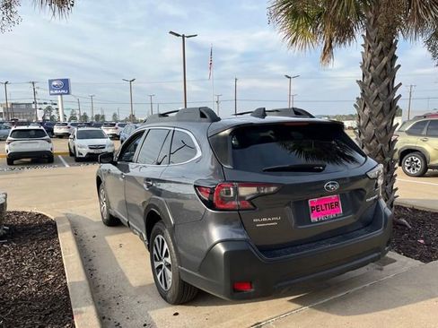 Used 2023 Subaru Outback Premium image 16