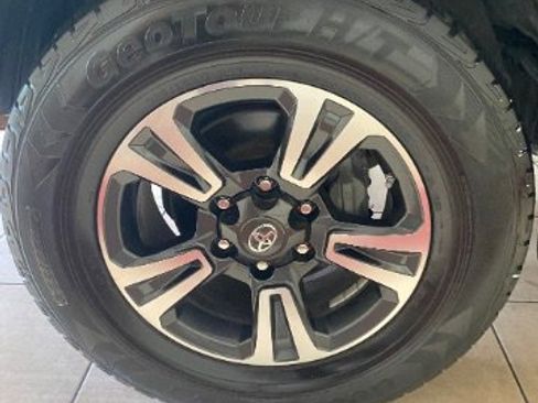 Used 2019 Toyota Tacoma TRD Sport image 31