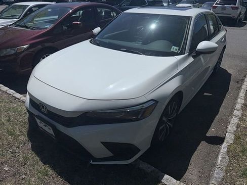 Used 2024 Honda Civic EX image 2