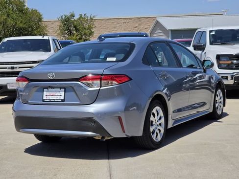 Used 2021 Toyota Corolla LE FWD image 4