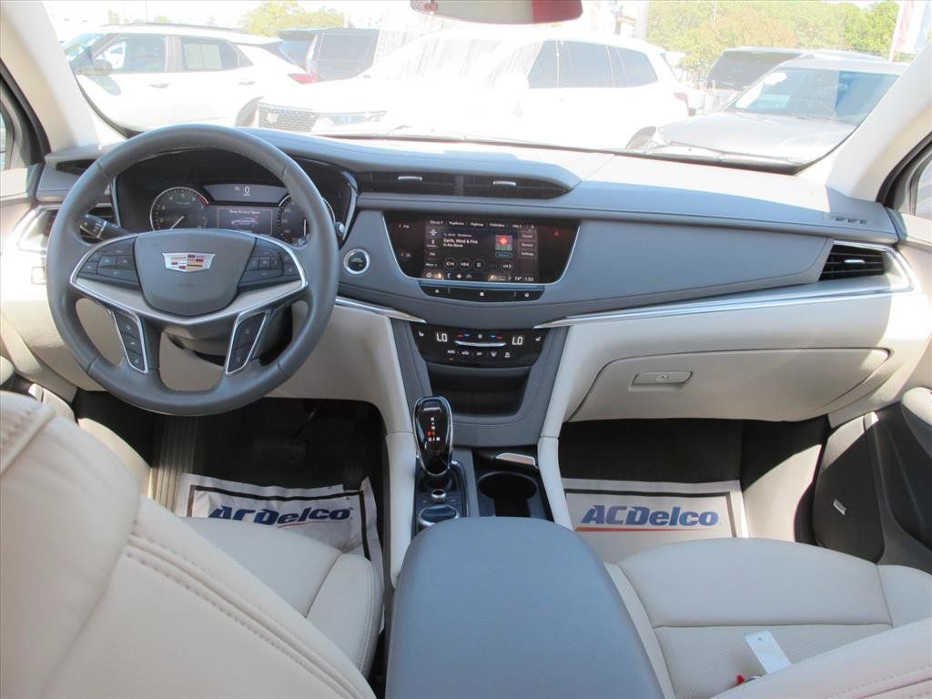 Used 2021 Cadillac XT5 Premium Luxury FWD image 22