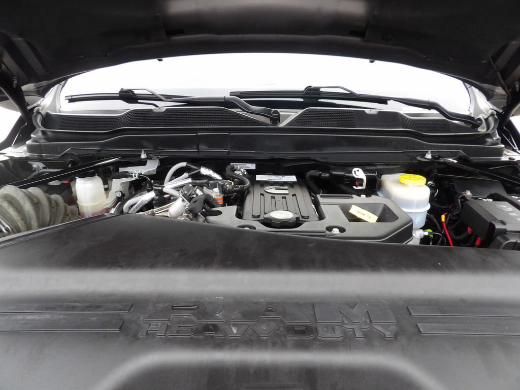 Used 2025 RAM 3500 Laramie AWD/4WD image 44