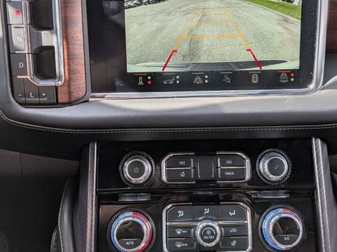 Used 2023 GMC Yukon XL Denali Ultimate AWD/4WD image 19