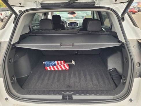 Used 2023 GMC Terrain SLE w/ Driver Convenience Package image 27