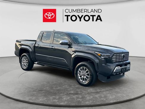 Used 2025 Toyota Tacoma Limited AWD/4WD image 7