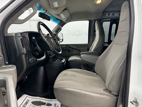 Used 2021 GMC Savana 2500 w/ Driver Convenience Package RWD image 8