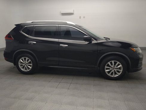 Used 2019 Nissan Rogue SV FWD image 11