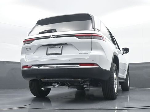 Used 2025 Jeep Grand Cherokee Laredo image 53