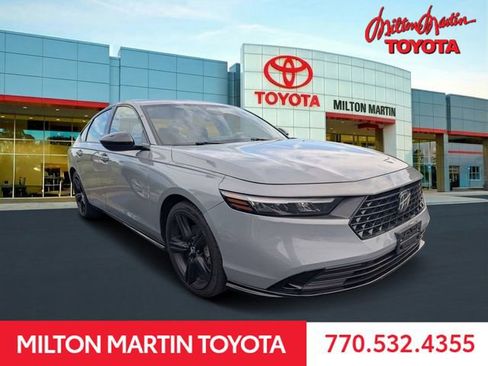 Used 2023 Honda Accord Sport image 1