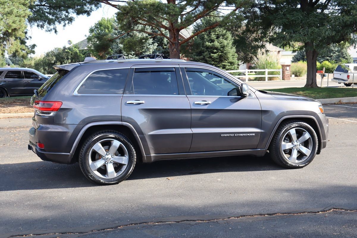 Used 2014 Jeep Grand Cherokee Overland w/ Advanced Technology Group AWD/4WD image 4