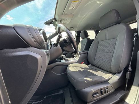 Used 2020 Chevrolet Blazer LT AWD/4WD image 11