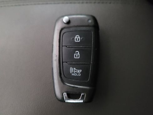 Used 2020 Hyundai Santa Fe SE AWD/4WD image 32