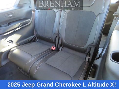 New 2025 Jeep Grand Cherokee L Altitude image 13