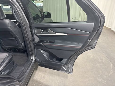Used 2025 Ford Explorer ST-Line AWD/4WD image 17