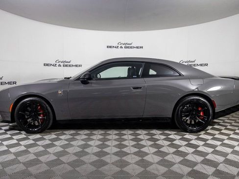 Used 2025 Dodge Charger Daytona Scat Pack w/ Track Pack image 7