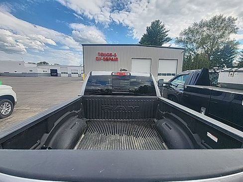 Used 2022 RAM 1500 Laramie AWD/4WD image 8