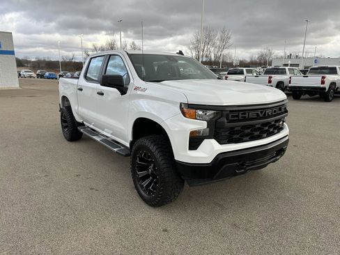 Used 2024 Chevrolet Silverado 1500 W/T w/ Z71 Off-Road Package AWD/4WD image 9