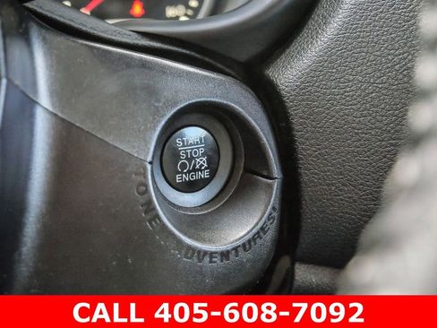 Used 2017 Jeep Renegade Latitude FWD image 25