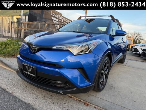 Used 2019 Toyota C-HR XLE image 3