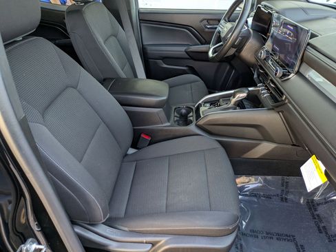 Used 2024 Chevrolet Colorado LT image 27