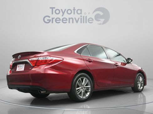Used 2017 Toyota Camry SE w/ Moonroof Package FWD image 13