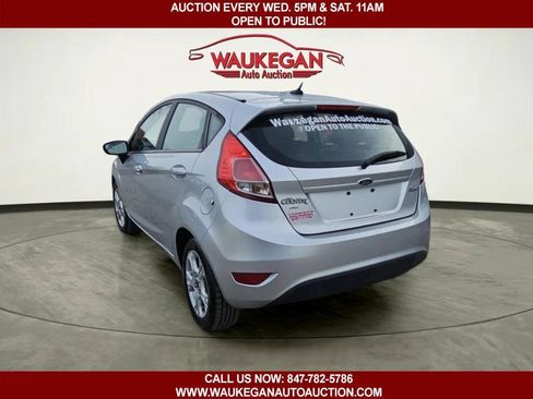 Used 2015 Ford Fiesta SE FWD image 4