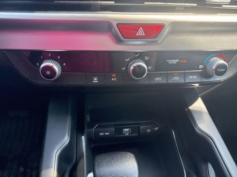 Used 2020 Kia Telluride LX AWD/4WD image 24