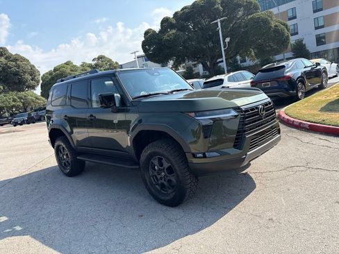 Certified 2026 Lexus GX 550 AWD/4WD image 7