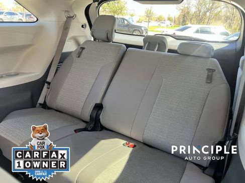 Used 2024 Toyota Sienna LE image 29