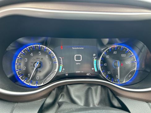 Used 2019 Chrysler Pacifica Touring-L w/ Advanced Safetytec Group FWD image 15