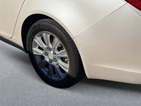 Used 2013 Buick Regal Leather image 7