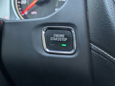 Used 2023 GMC Acadia SLT image 21