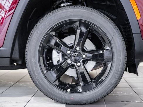 New 2025 Jeep Grand Cherokee Altitude w/ Trailer Tow Package image 15