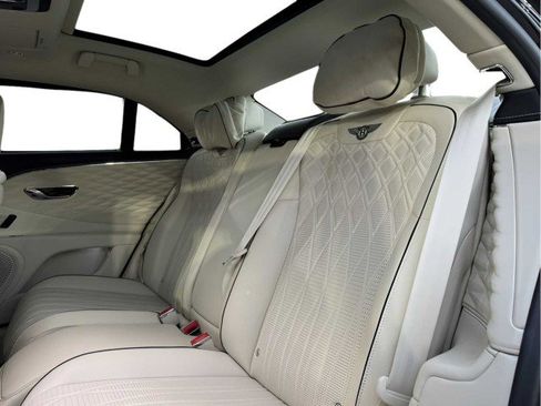 Used 2022 Bentley Flying Spur W12 image 54