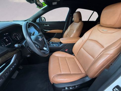 Certified 2023 Cadillac XT4 Premium Luxury w/ Technology Package FWD image 9