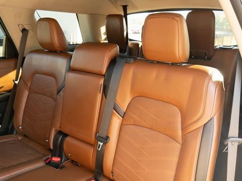 Used 2023 Nissan Pathfinder Platinum w/ Cargo Package image 21