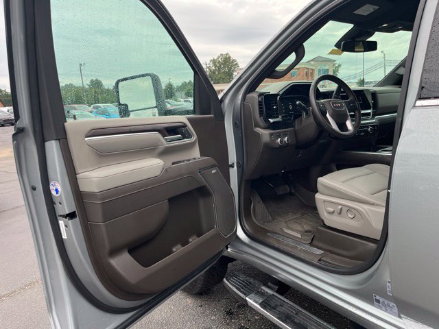 Used 2026 GMC Sierra 2500 SLT w/ SLT Premium Package AWD/4WD image 4