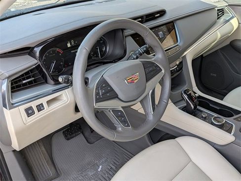 Certified 2021 Cadillac XT5 Premium Luxury image 9