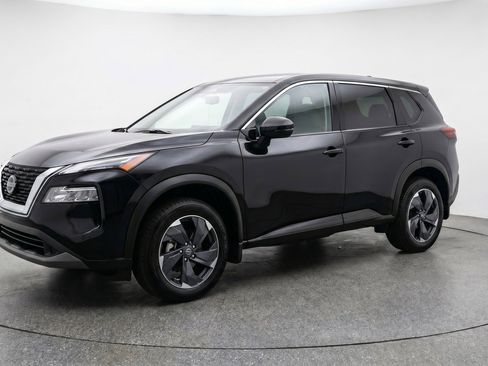 Used 2025 Nissan Rogue SV AWD/4WD image 3