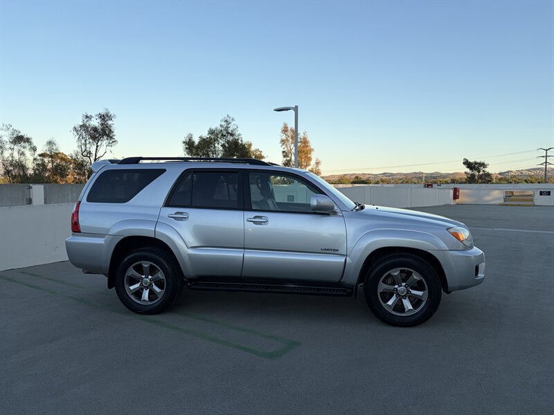 Used 2006 Toyota 4Runner Limited w/ Preferred Accessory Pkg RWD image 2