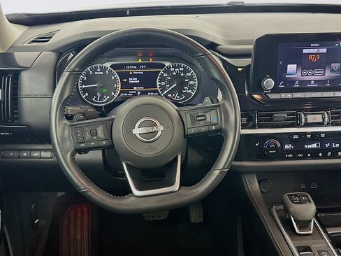 Used 2025 Nissan Pathfinder SV FWD image 18