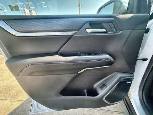 Certified 2025 GMC Acadia Elevation FWD image 21