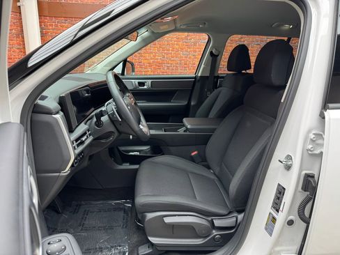 Used 2025 Hyundai Santa Fe SE w/ Tow & Go Package AWD/4WD image 23