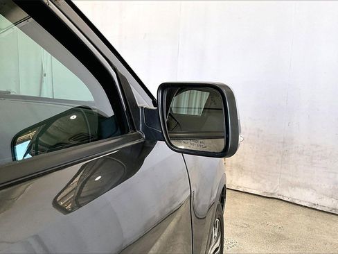 Used 2017 Ford Explorer Platinum image 11