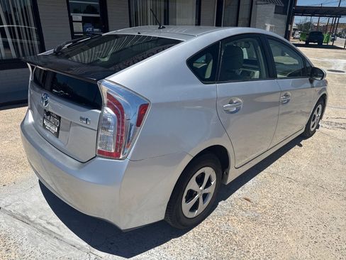 Used 2014 Toyota Prius Two FWD image 4