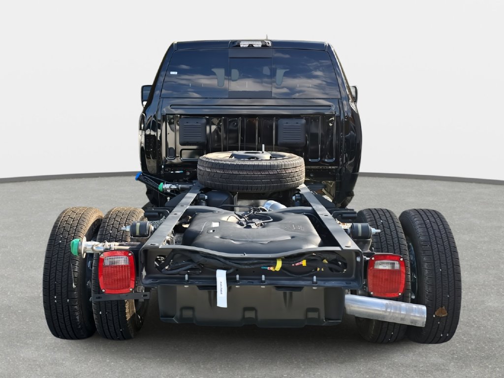 New 2026 RAM 3500 Big Horn AWD/4WD image 6