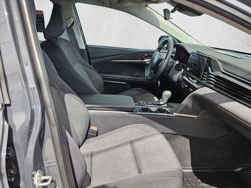 Used 2025 Toyota Camry LE FWD image 17