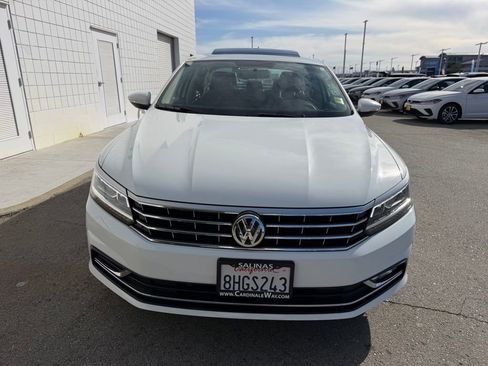 Used 2018 Volkswagen Passat 2.0T SE w/ SE Lighting Package image 9