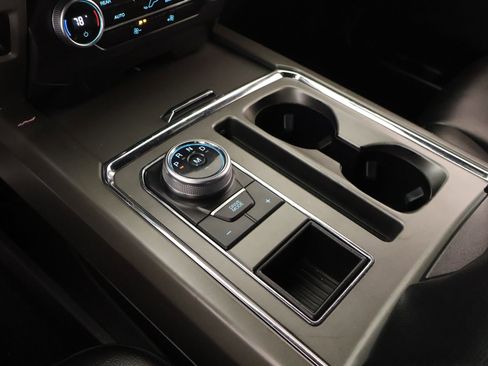 Used 2020 Ford Expedition XLT w/ Equipment Group 201A image 7