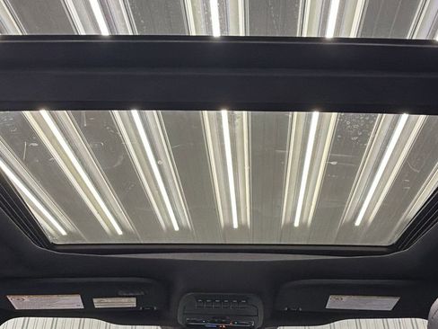 Used 2026 Ford F450 Platinum w/ FX4 Off-Road Package image 36